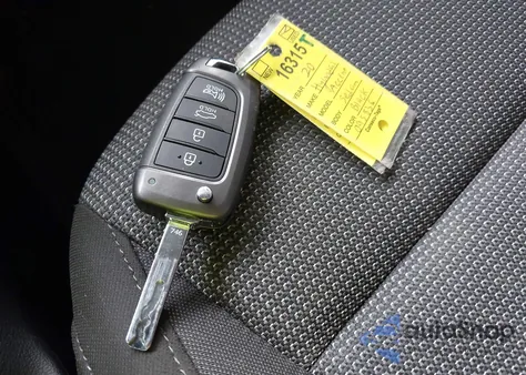 2020 Hyundai Accent Se/Sel z USA, uszkodzony, nr VIN 3KPC24A62LE095836